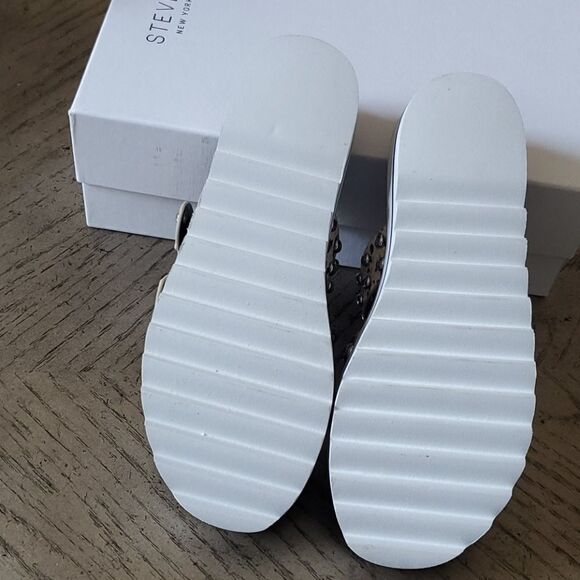 Size 8 studded Steven New York Sandals NWT. - Picture 4 of 6